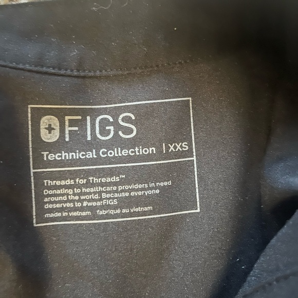 FIGS Women's Rafaela Top - Picture 2 of 3